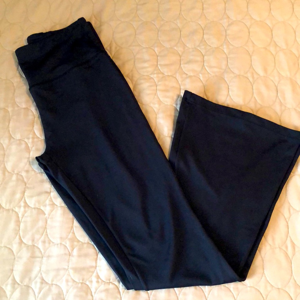 Zyia Black Flare Light n Tight Hi rise Legging